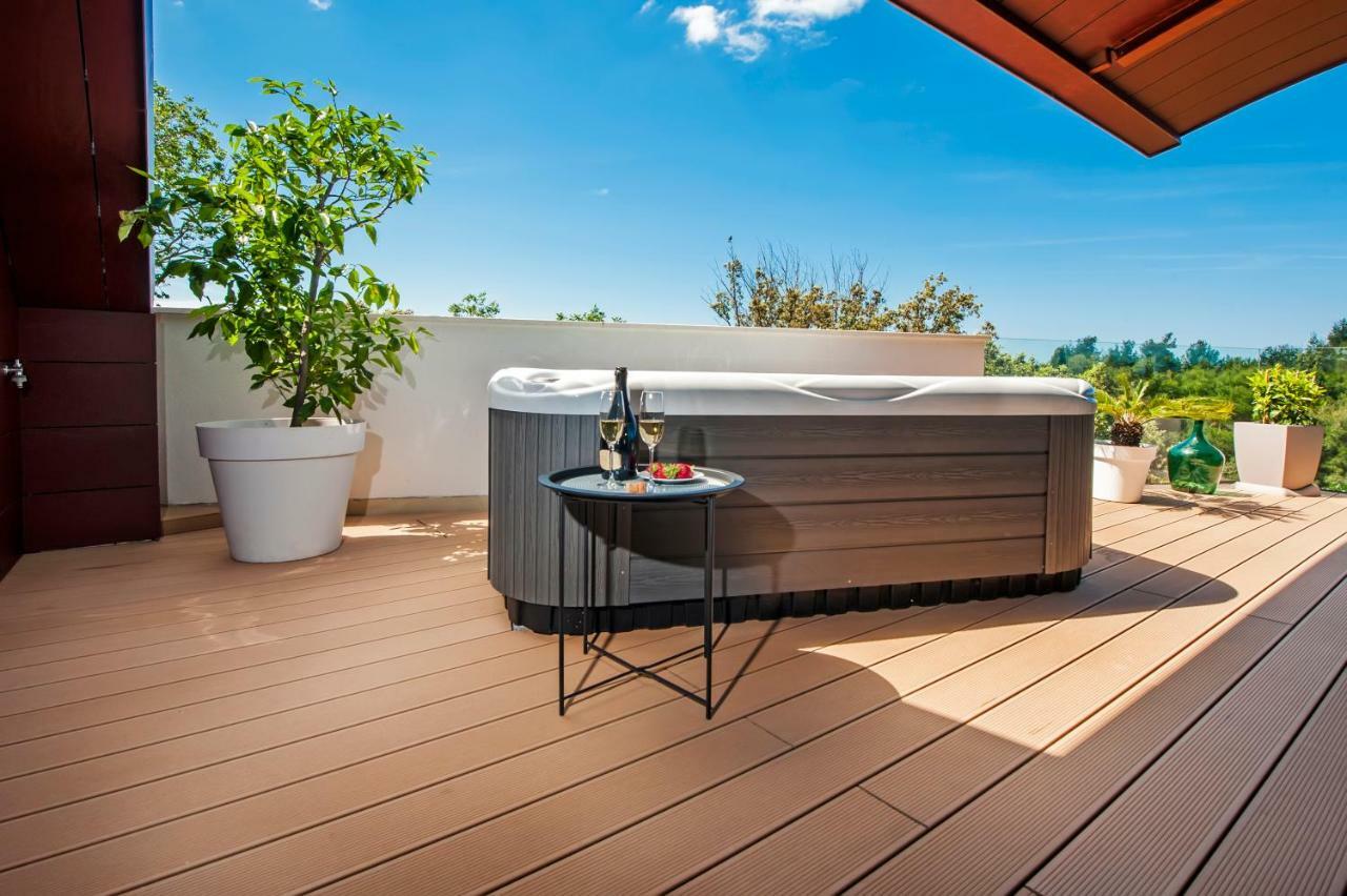 The Q Superior - A Penthouse With Jacuzzi And Sauna Rovinj Exterior foto
