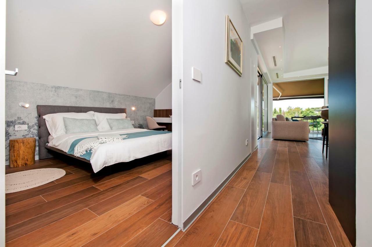 The Q Superior - A Penthouse With Jacuzzi And Sauna Rovinj Exterior foto