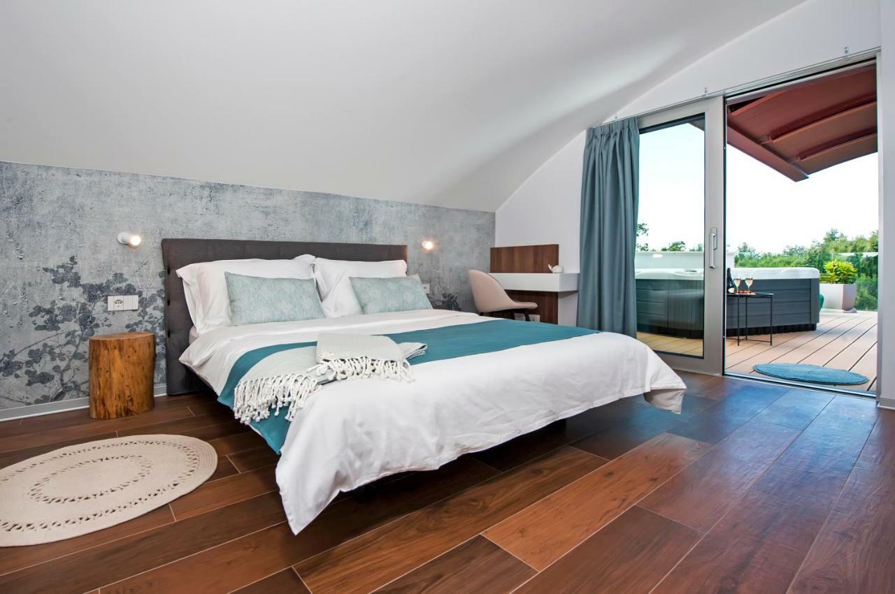 The Q Superior - A Penthouse With Jacuzzi And Sauna Rovinj Exterior foto