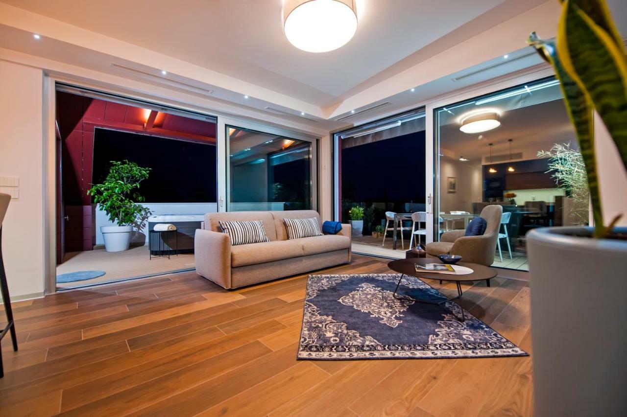 The Q Superior - A Penthouse With Jacuzzi And Sauna Rovinj Exterior foto
