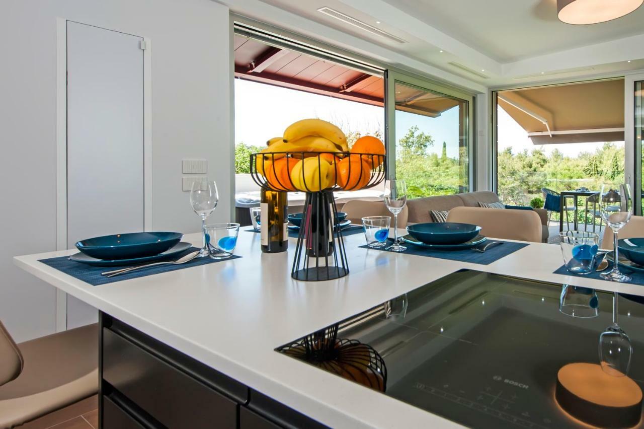 The Q Superior - A Penthouse With Jacuzzi And Sauna Rovinj Exterior foto