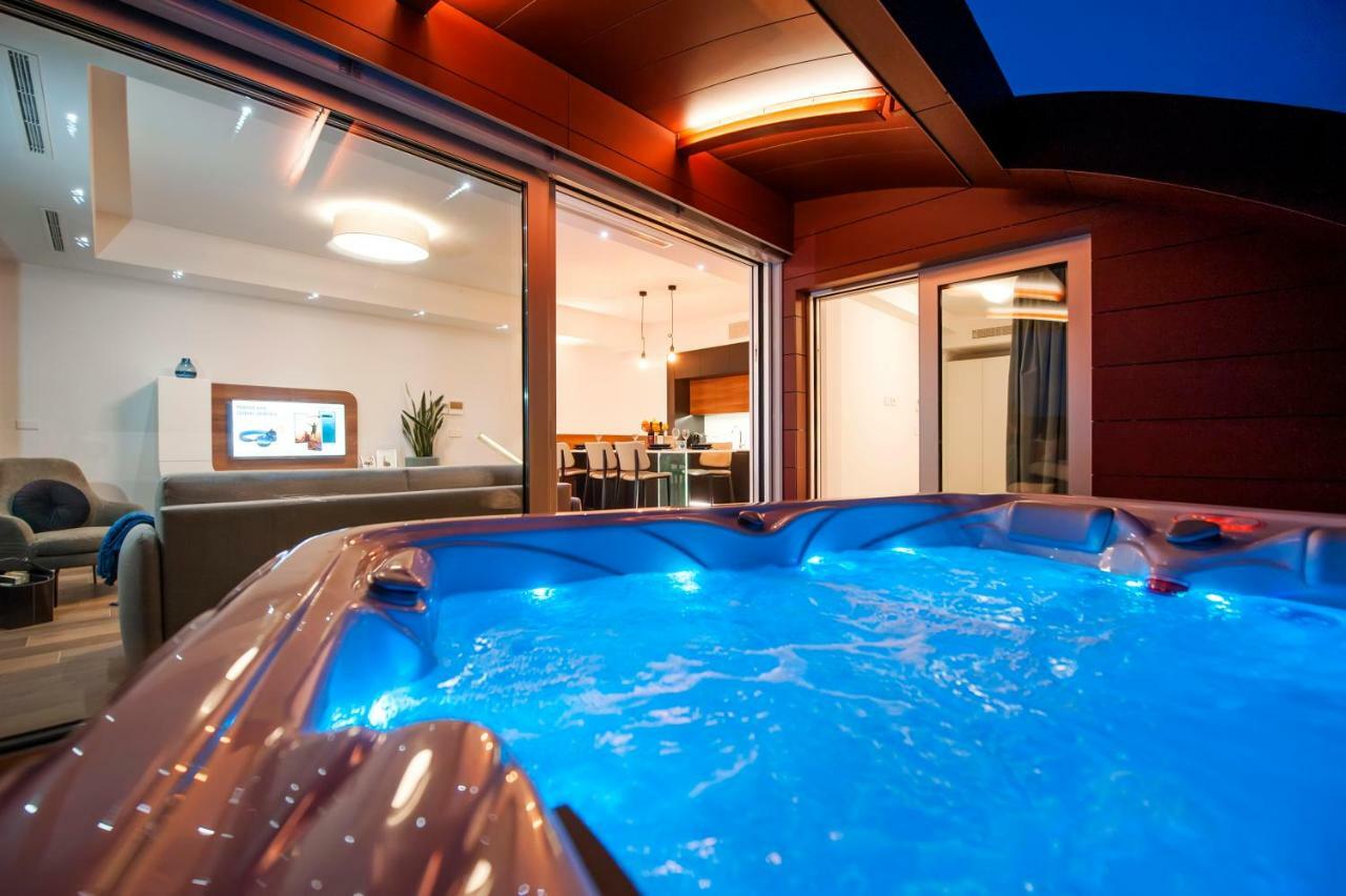 The Q Superior - A Penthouse With Jacuzzi And Sauna Rovinj Exterior foto